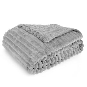 Lee más sobre el artículo 📣 Aomig Manta Sofa de Felpa de Conejo Grande, 200cmx150cm Mantas par