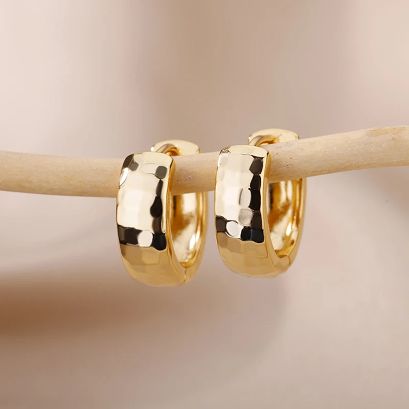 Lee más sobre el artículo Pendientes de aro pequeños de Color dorado para mujer, pendientes de