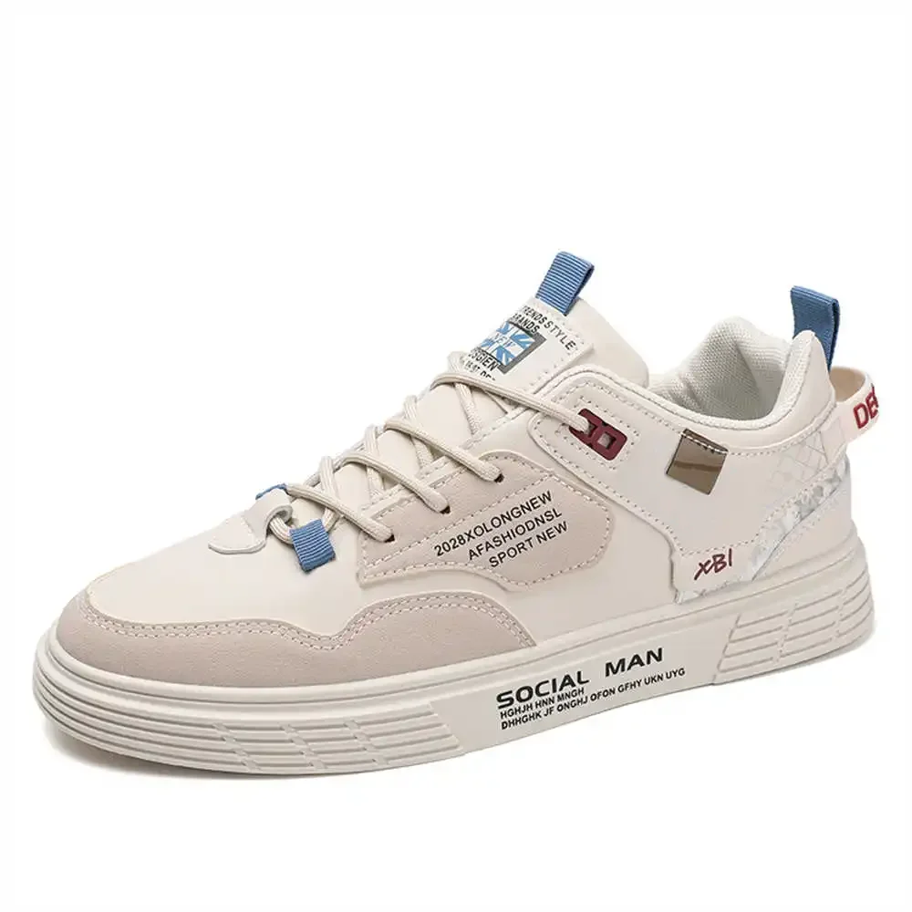 Lee más sobre el artículo Cuero normal con cordones Zapatillas deportivas negras Tacones Hombr