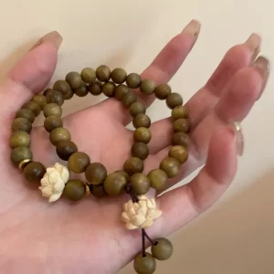 Lee más sobre el artículo Brazalete de sándalo de loto, pulseras de hilo con cuentas de madera