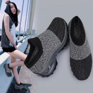 Lee más sobre el artículo Zapatillas de deporte para mujer, zapatillas ortopédicas versátiles
