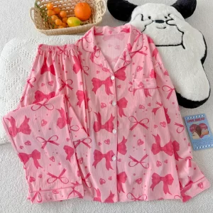 Lee más sobre el artículo Ropa de dormir japonesa de color rosa dulce y lazo grande para prima