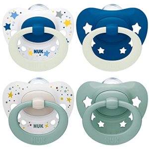 ¡GRAN PRECIO! NUK Signature Day & Night chupete | 0-6 meses | Calma al 95 % de los bebés | Chupetes de silicona sin BPA en forma de corazón | Brilla en la oscuridad | Estrellas | 4 unidades | Oferta Amazon